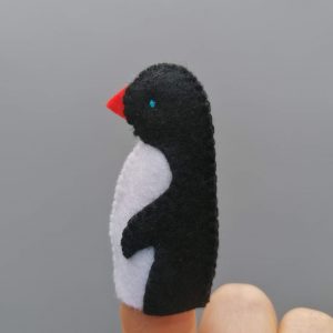 Papusa pe deget - pinguin - Ilomo's friends